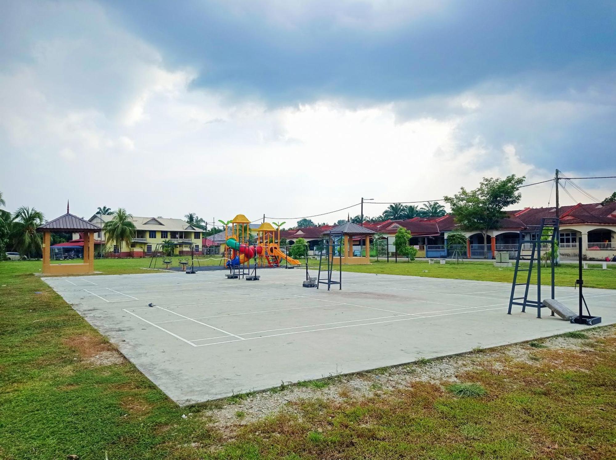 Homestay Melewar Parit Raja Esterno foto